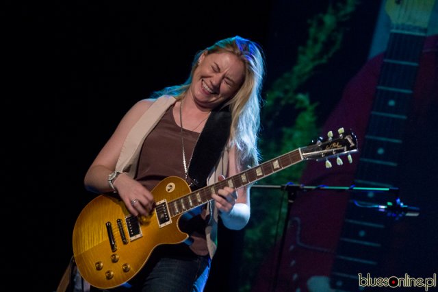 Joanne Shaw Taylor at Bluestracje 2013 (17)